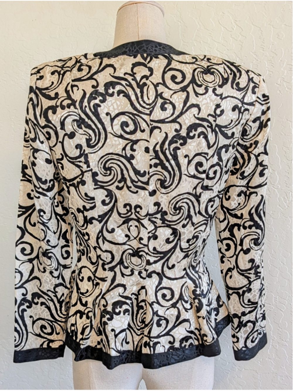 Vintage Silk Baroque Print Jacket Peplum Black Cream Lillie Rubin 90s Blazer - Picture 7 of 11